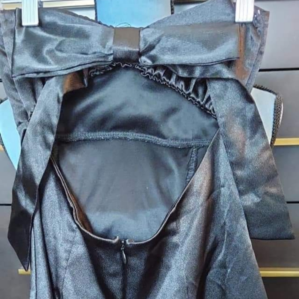 BADDIE BLACK DRESS - Picture 7 of 7